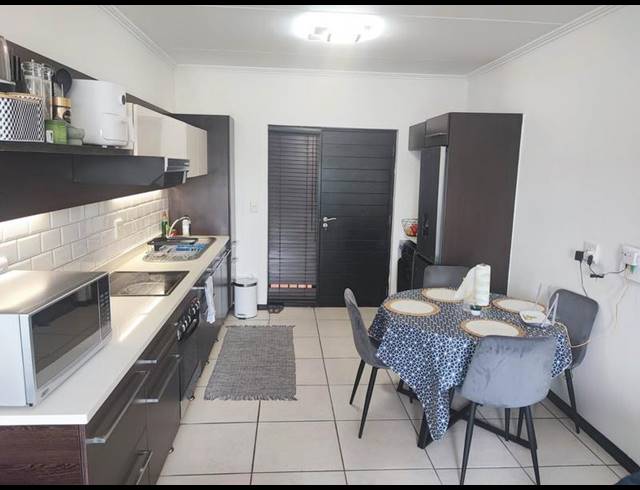2 BEDROOM PROPERTY TO RENT IN GREENSTONE HILL